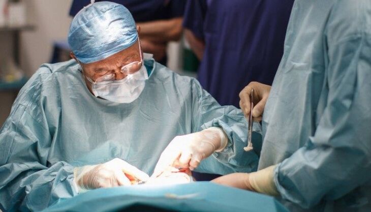 Cirurgia para remover o humor vítreo do olho (vitrectomia)